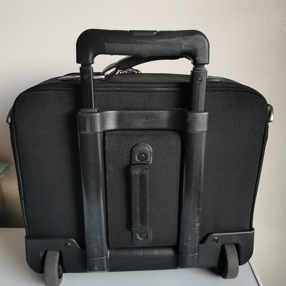 Briggs and Riley 2 wheel cabinbag - Picture 10 of 11